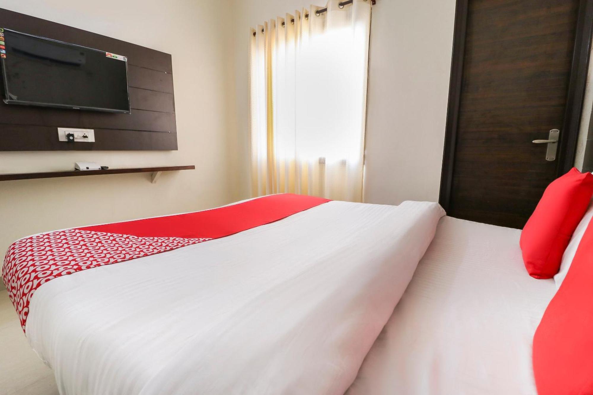 Hotel O Red Ark Landran Exterior foto