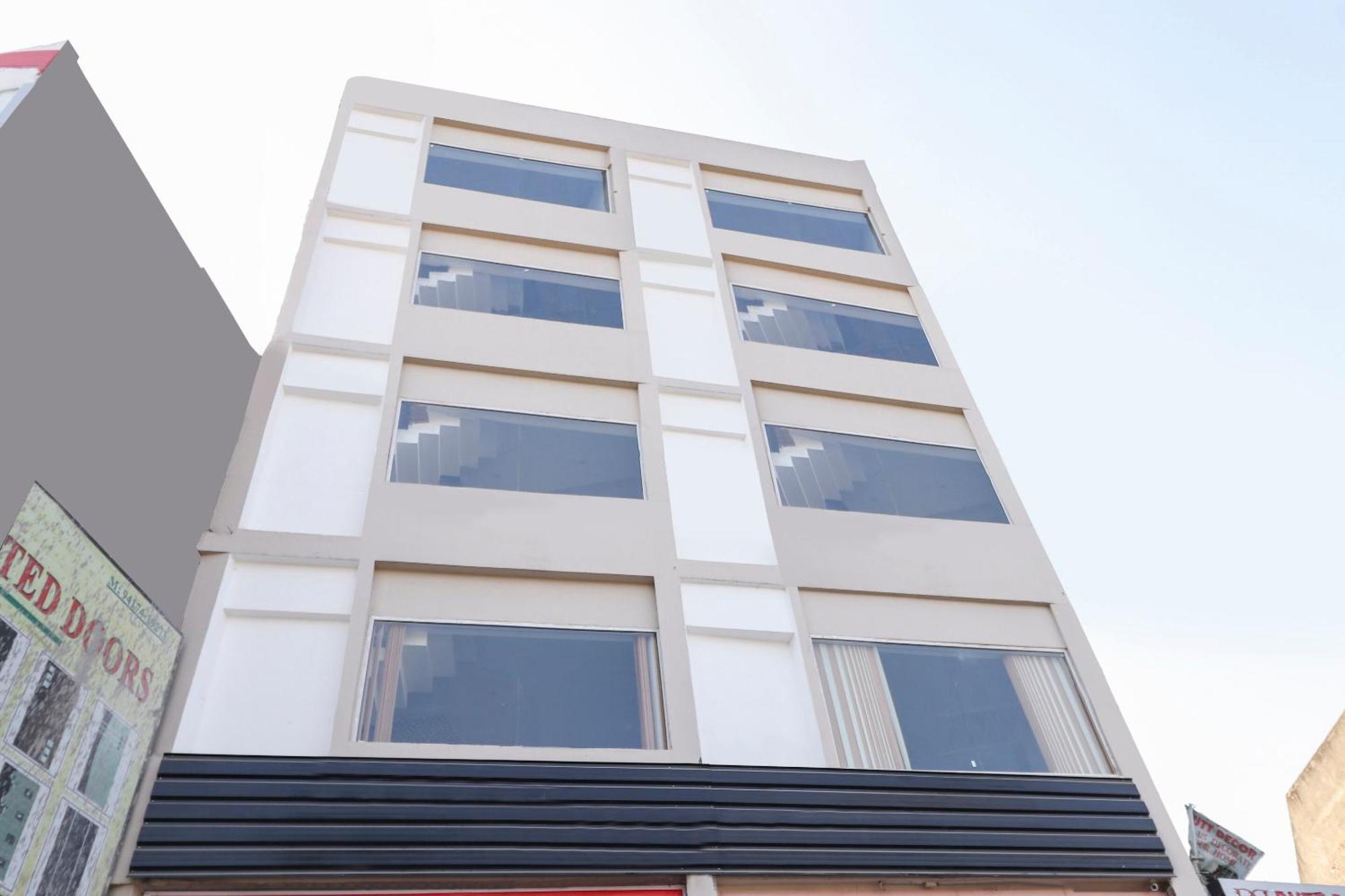 Hotel O Red Ark Landran Exterior foto
